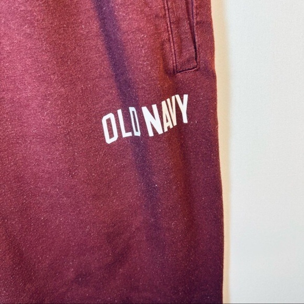 Old‎ Navy Burgundy Straight Leg Pants Size Medium - Picture 4 of 9